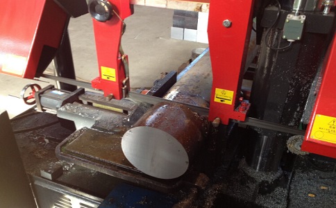 坡头卧式带锯床加工时出现明显振荡如何排查？